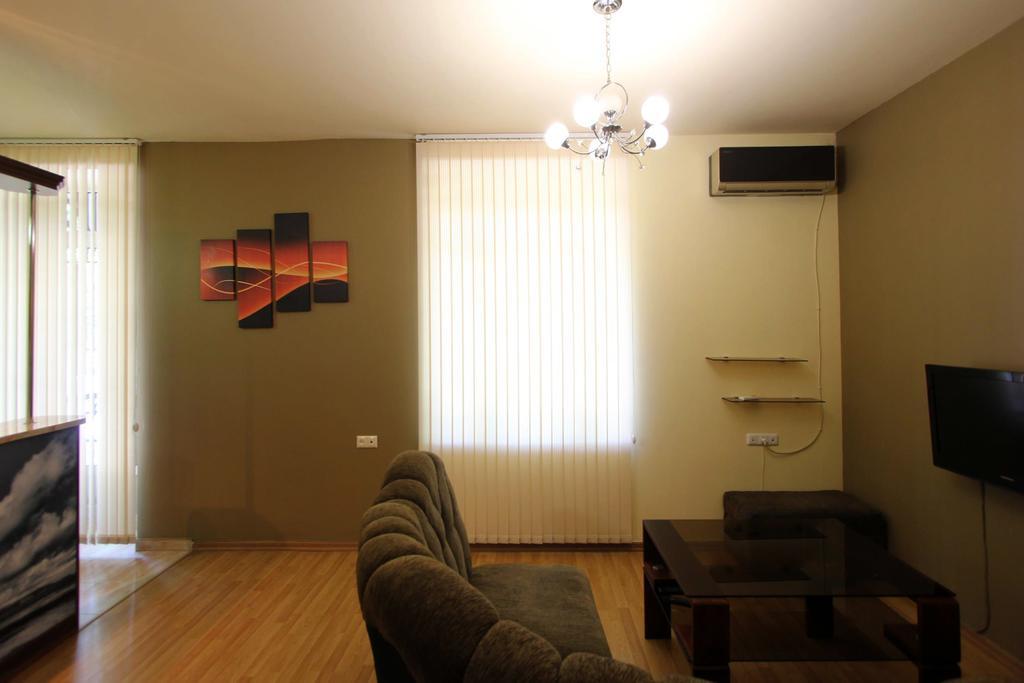 With Balcony On Sayat Nova Avenue Yerevan